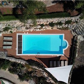 3 bedroom villa with pool and tennis court in Sicily, sleeps 6-8